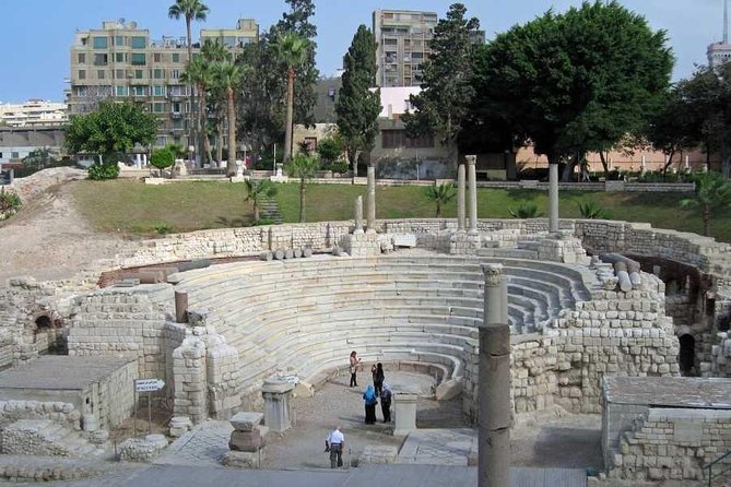 1 Day tour to Alexandria from Cairo - Stop 5: Abu al-Abbas al-Mursi Mosque area, faith and local energy