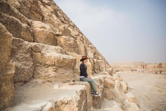 4 Hours private tour to Giza pyramids Sphinx - Stop 1 on the plateau: where you get oriented fast