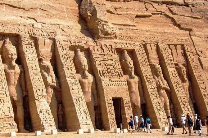 Abu Simbel Temple Day Trip with Hotel Pickup From Aswan - Abu Simbel Temple Complex: What You Should Expect to See