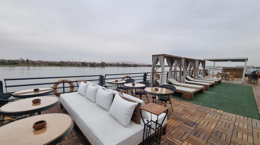 Aswan: 4-Day Egypt Private Tour with Nile Cruise, Balloon - Abu Simbel at dawn, Kom Ombo later, and the Nile in between