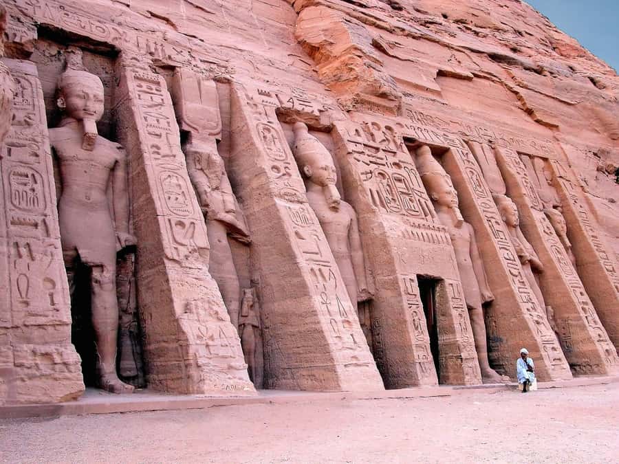 Aswan: Abu Simbel Group Tour with Guide and Entrance Fees - What to bring so you are not scrambling mid-day