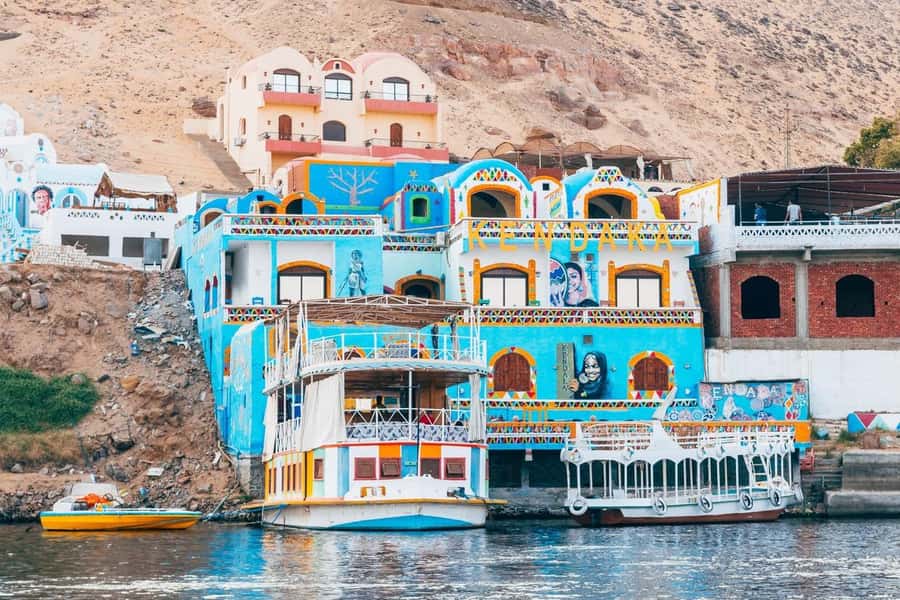 Aswan: Private All-inclusive Guided Tour of Aswan Highlights - Lunch break: a real reset between temples and villages