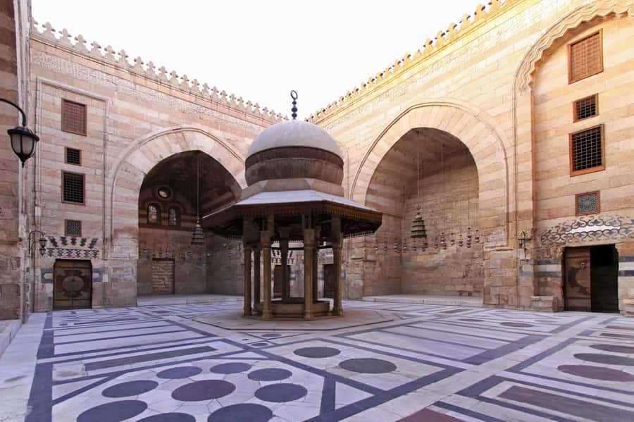 Cairo: All-Inclusive Coptic & Islamic Cairo Tour with Lunch - Mar Girgis (Church of St George): a round church with a Roman spine
