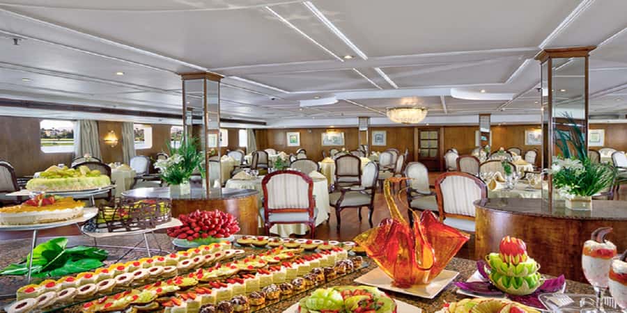Cairo: Buffet Dinner Cruise with Folkloric Show - Views of the Nile and Cairo at night, plus smart photo tips