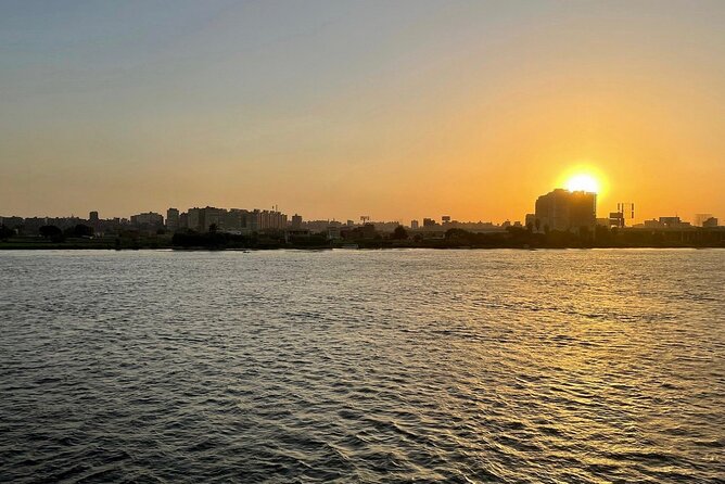Cairo Dinner Cruise in Nile River With Belly Dancer show - Getting the best table and avoiding the buffet scramble