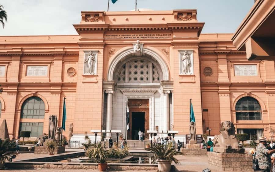 Cairo: Egyptian Museum, Old Cairo & Bazaar Private Day Tour - Khan El Khalili bazaar shopping: how to enjoy it without losing time