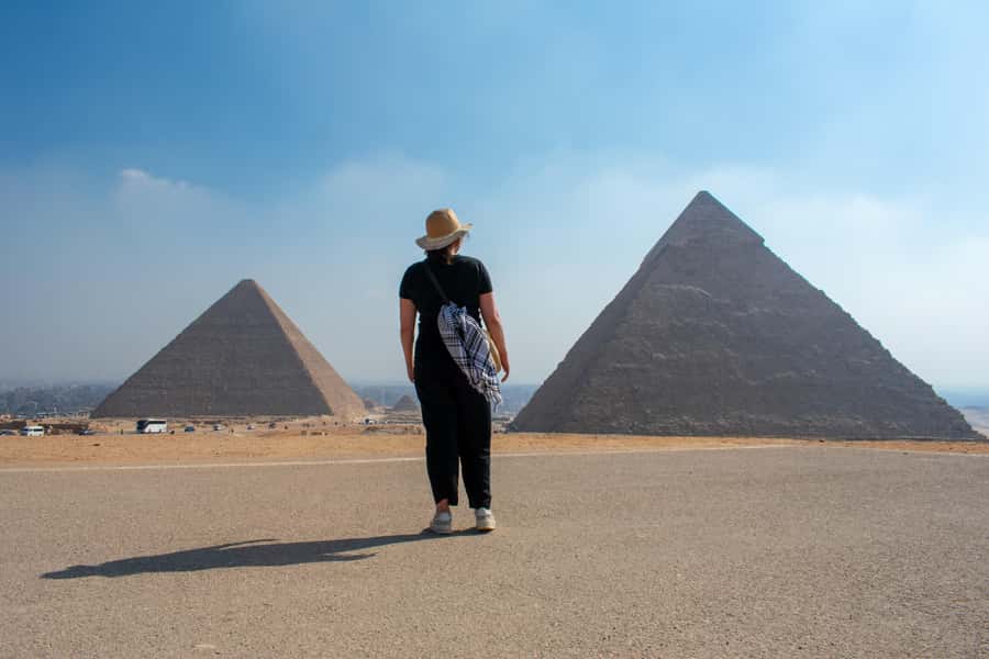 Cairo: Egyptian Museum, Pyramids & Bazaar Tour - The Great Sphinx stop, plus the optional Great Pyramid interior