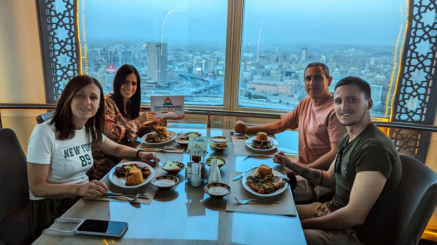 Cairo: El-Moez Street, Cairo Tower, and El-Fishawy Café - Guide quality and language, what to expect and what to check