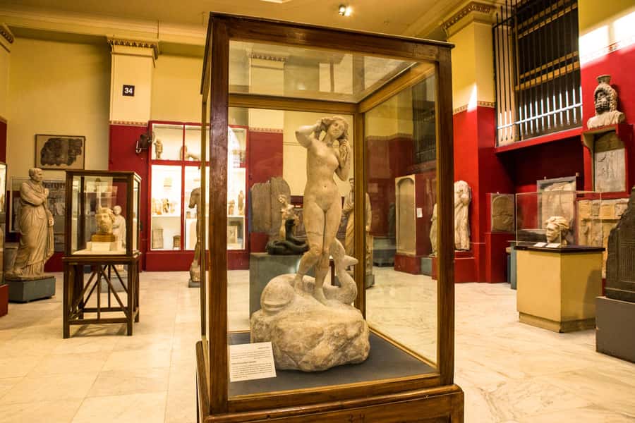 Cairo: Female-Guided Pyramids, Sphinx & Museum City Tour - Egyptian Museum visit: seeing the big story in about two hours