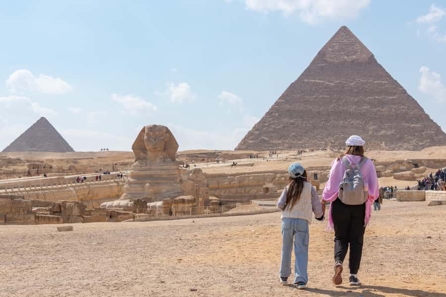 Cairo: Female-Guided Pyramids, Sphinx & Museum City Tour - Language options and how to get the most out of your guide