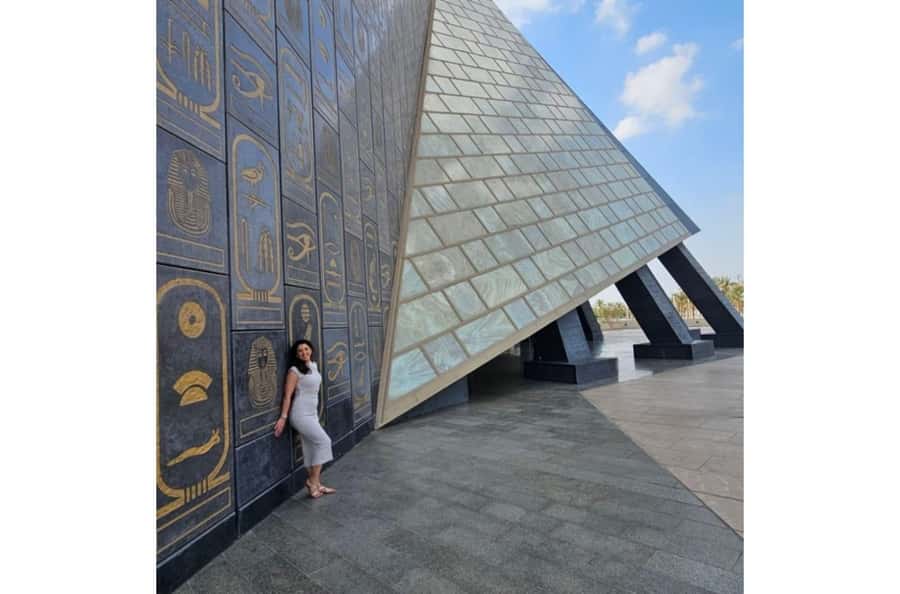 Cairo: Giza Pyramids & Grand Egyptian Museum Tour with Lunch - The Grand Egyptian Museum: What to Expect in the Galleries