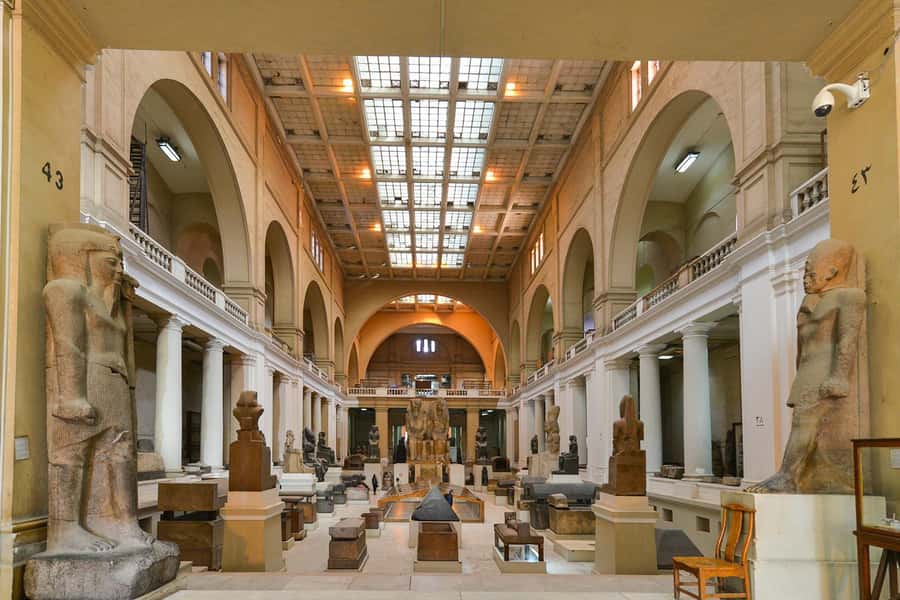 Cairo: Giza Pyramids, Museum & Tahrir Square Private Tour. - The guide factor: languages, narration, and that “everything runs” feeling