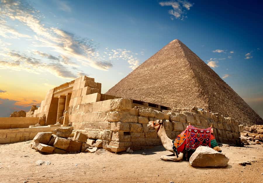 Cairo: Great Pyramids of Giza and Egyptian Museum Tour - Valley Temple of Khafre and panoramic views that make sense