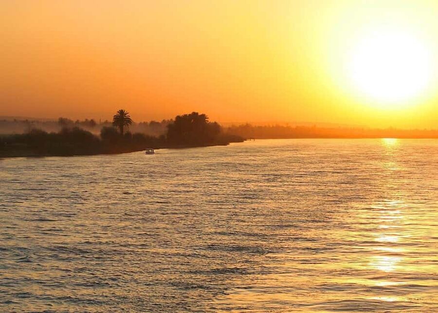 Cairo: Nile Dinner Cruise with Belly Dancer Show and Music - Meeting point reality: what to do so you do not lose time