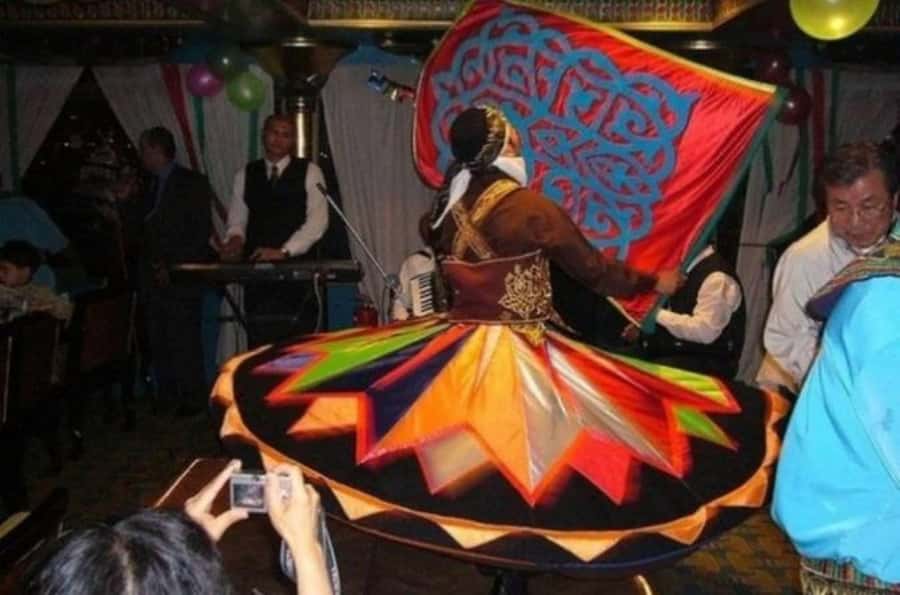Cairo: Nile Dinner Cruise with Belly Dancer Show with Pickup - Key things you will notice right away