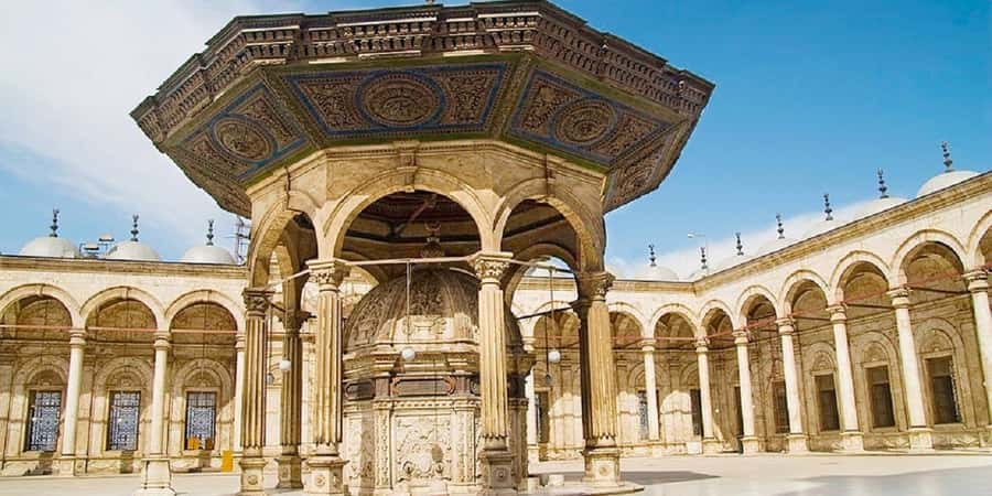 Cairo: Old Cairo Guided Tour by Car with Lunch and Pickup - Lunch in a local restaurant, plus what to expect