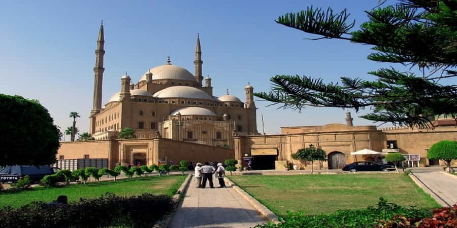Cairo: Old Cairo Guided Tour by Car with Lunch and Pickup - Entering the Alabaster Mosque, the big interior moment