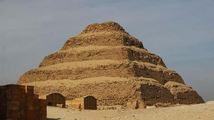 Cairo: Private Giza Pyramids, Sphinx, Saqqara & Memphis Tour - Lunch and Shopping Time Without Losing the Magic