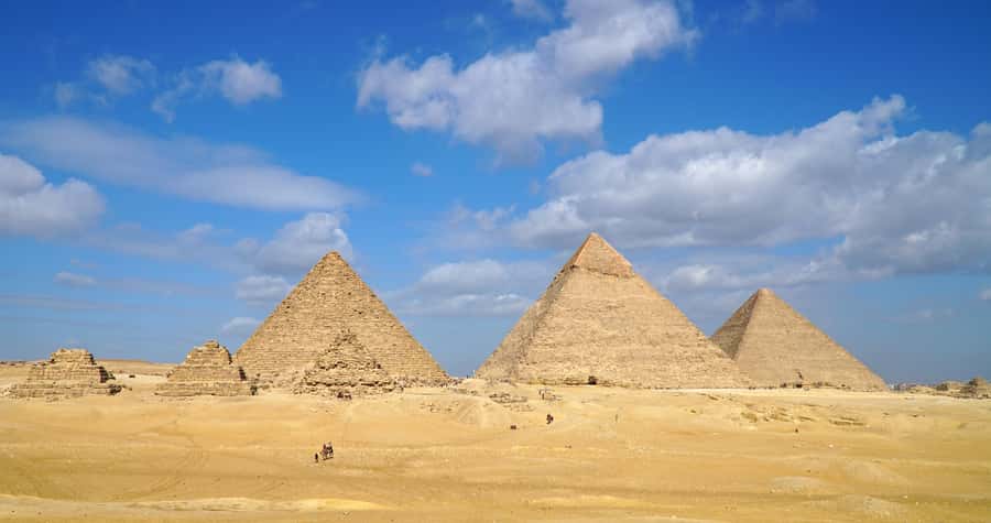 Cairo: Private Half-Day Pyramids Tour with Photographer - Optional Great Pyramid entry and lunch at a local restaurant