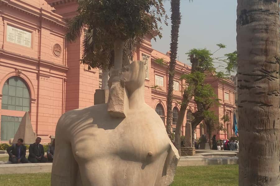 Cairo: Private Pyramids, Museum & Bazaar Tour with Lunch - Should You Book This Cairo Pyramids, Museum, and Bazaar Tour?