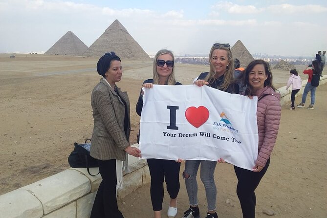 Cairo: Pyramids, Memphis, Sakkara & Dahshur Luxury Adventure - Lunch in a local restaurant, plus a Cairo shopping stop