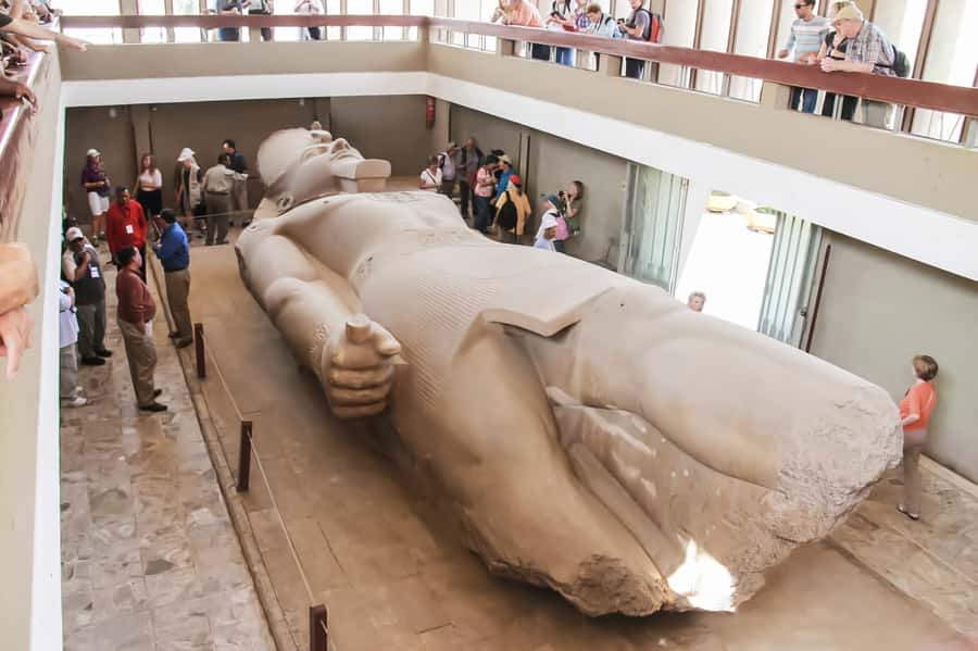 Cairo: Pyramids, Sakkara & Memphis Tour with Lunch - Giza Pyramids and Valley Temple: your 3-hour guided core