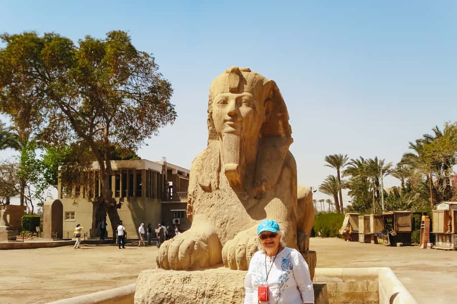 Cairo: Pyramids, Sakkara & Memphis Tour with Lunch - Perfume and papyrus shop stops: interesting, but time costs
