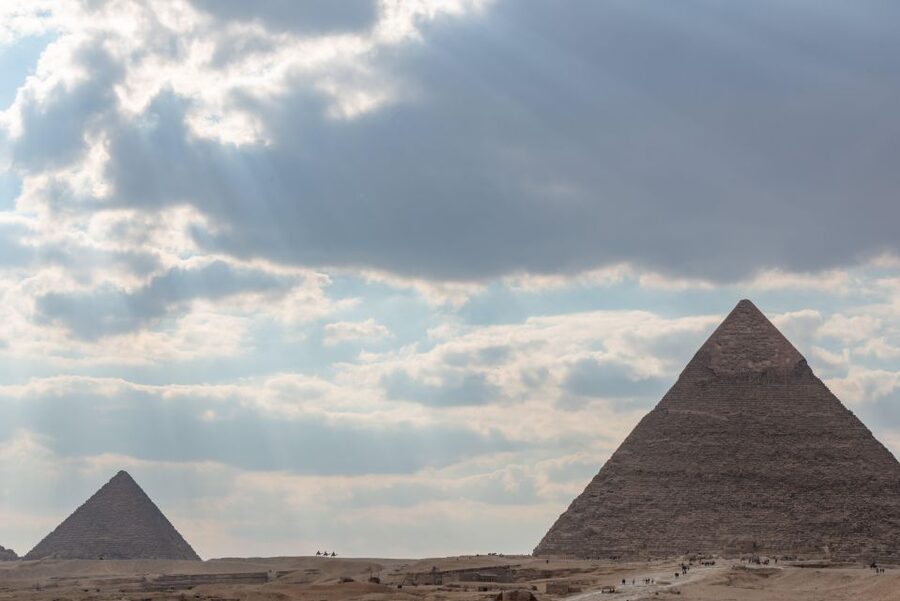 Cairo: Pyramids, Sphinx & Grand Egyptian Museum Private Tour - Lunch plus a Cairo shopping stop, with a smart approach