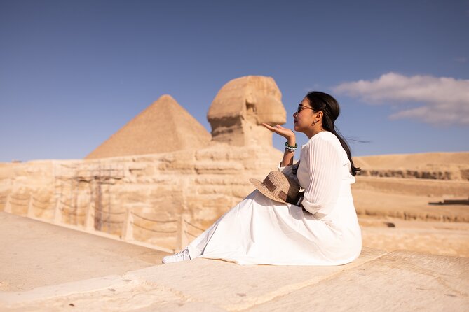 Cairo: Pyramids, Sphinx, Museum & Bazaar Tour with Female Guide - Price and logistics: what $38.25 really buys you