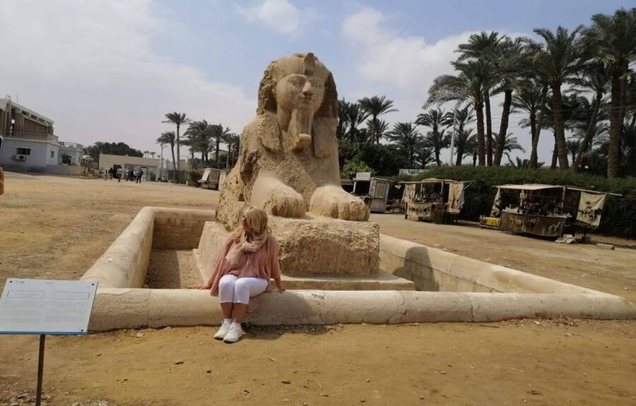 Cairo: Trip Pyramids, Sakkara, & Memphis Tour with Lunch - Lunch at a Local Egyptian Restaurant, Plus the Small Budget Reality
