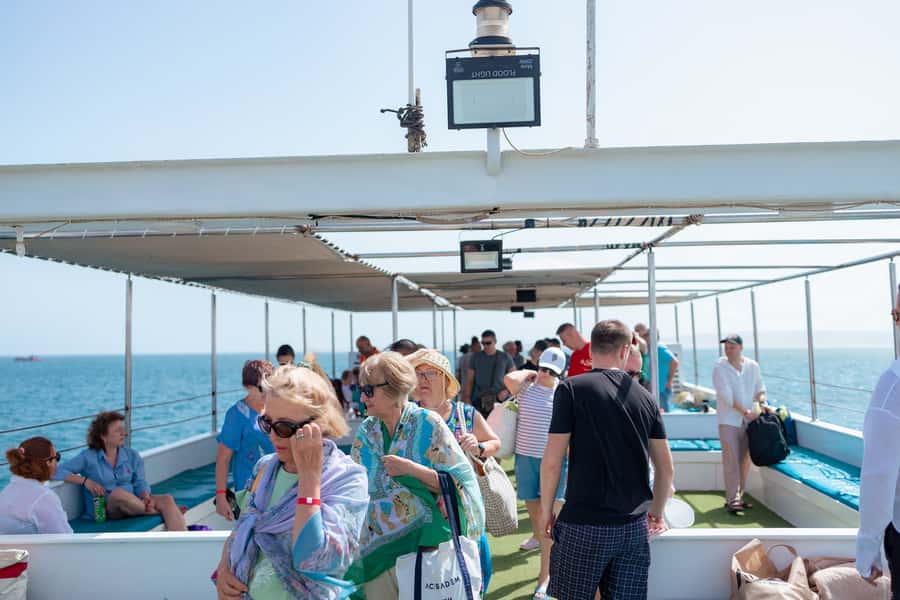 Conquest 2 Hour Semi Submarine with snorkeling from Hurghada - The 2-hour flow, from hotel pickup to the glass windows
