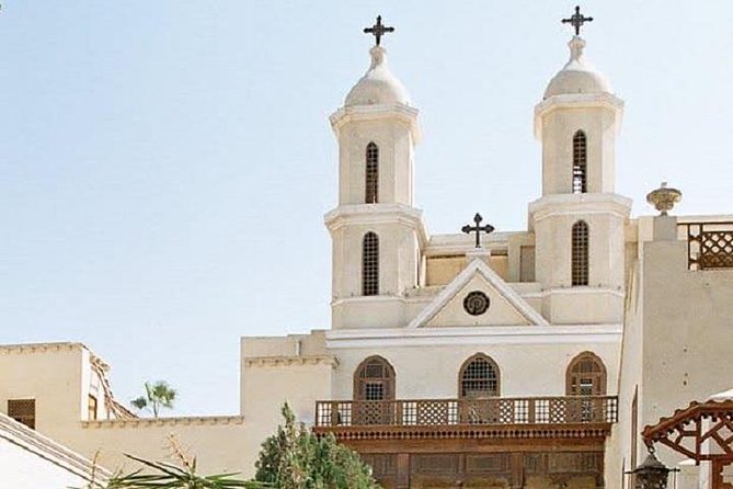 Day Tour Cairo Egyptian Museum Coptic Cairo and Khan El Khalili Bazaar from Giza - Hanging Church: The Iconic Start at Babylon Fortress