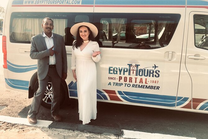 Day Tour to Giza Pyramids Complex, Egyptian Museum & Bazaar - Pickup, A/C transport, and how the day stays organized