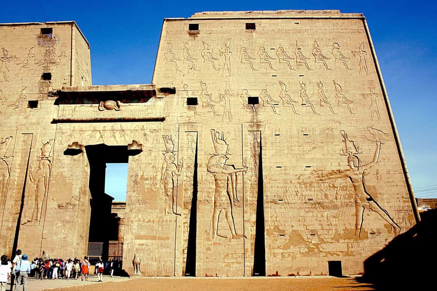 Day Tour visit Edfu Kom Ombo temples from Luxor - Price and Logistics: What $90 Really Covers