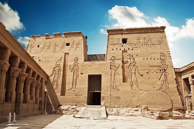 Day Trip to Luxor From Cairo By Flight, King Tut Tomb Included - Colossi of Memnon and Deir el Bahari: From Nile Statues to Hatshepsut’s Terraces