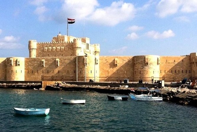 Discover Alexandria's Wonders: Full-Day Private Tour from Cairo - Kom el Shoqafa Catacombs: Tombs Where Roman and Pharaonic Mix