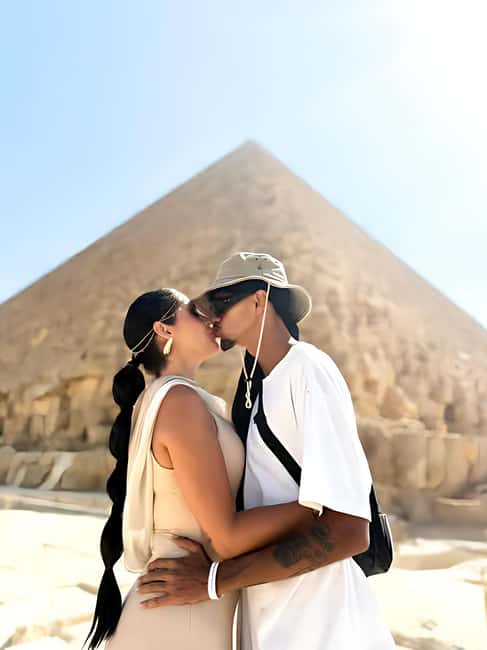 Discover Cairo: Pyramids, Museum & Sphinx Tour from Hurghada - Giza Plateau First: Pyramids, Sphinx, and Valley Temple Without the Guesswork