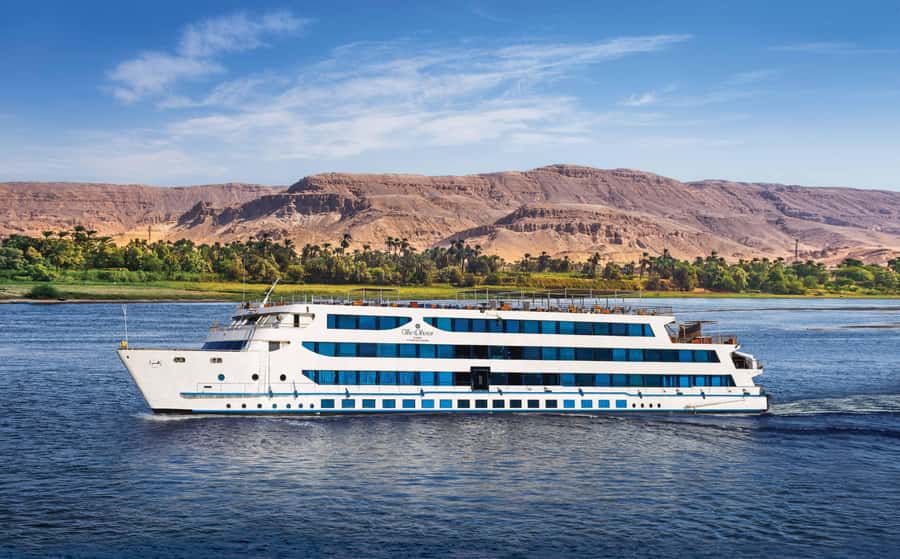 From Aswan: 3-Day Cruise to Luxor with Hot Air Balloon - Abu Simbel day 1: the grand temple, then a calm Nile evening