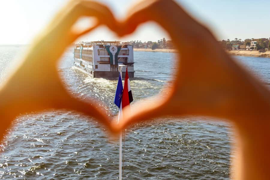 From Aswan: 4-Day 3-Night Nile Cruise with Hot Air Balloon - Timing and comfort: early wake-ups, short temple windows, and food reality