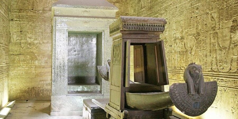 From Aswan: 5-Day Nile Cruise to Luxor with Hot Air Balloon - East Bank focus: Karnak and Luxor Temple, with a human pace