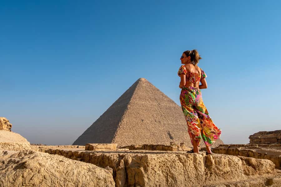 From Cairo: 11-Day Tour, Nile Cruise, Flights, Balloon - Cairo: Giza Pyramids, Egyptian Museum, and a Cruise Dinner Show