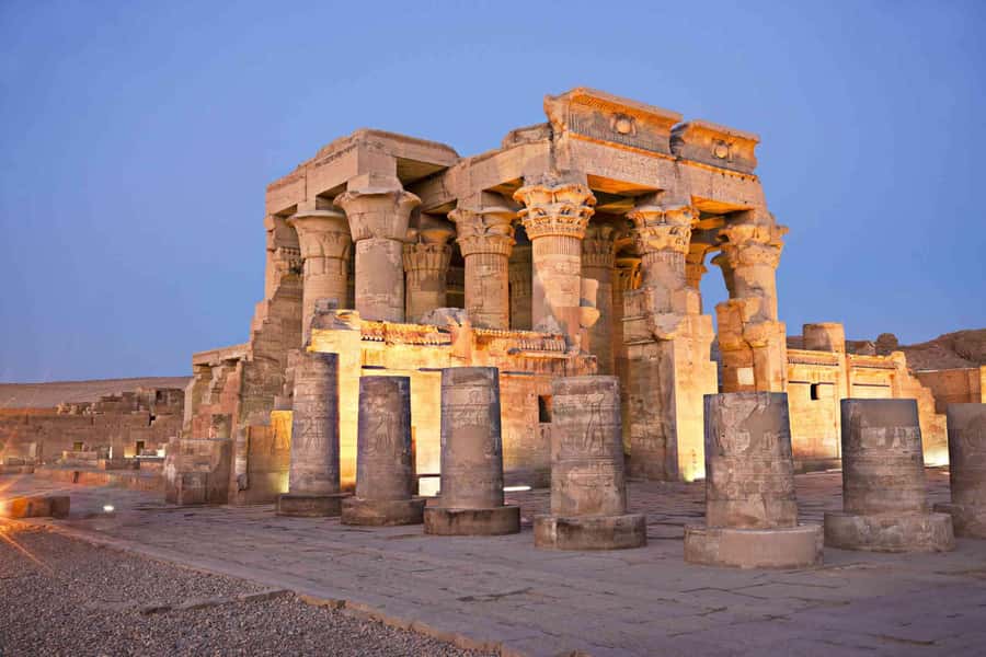 From Cairo: 3-Day Nile Cruise with Hot Air Balloon & Flights - Day 3 in Edfu and Kom Ombo: carriage to Horus, then a temple that plays two roles