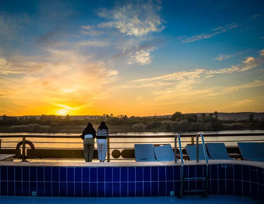 From Cairo: 4-Day Nile Cruise to Luxor with Balloon Flight - Kom Ombo: Two gods, one temple, and a calmer river moment