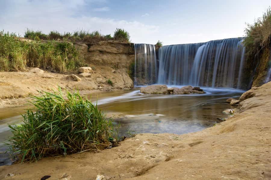 From Cairo: El Fayoum Private Day Trip with Lunch - Wadi El Rayan waterfalls and the two-lake setting