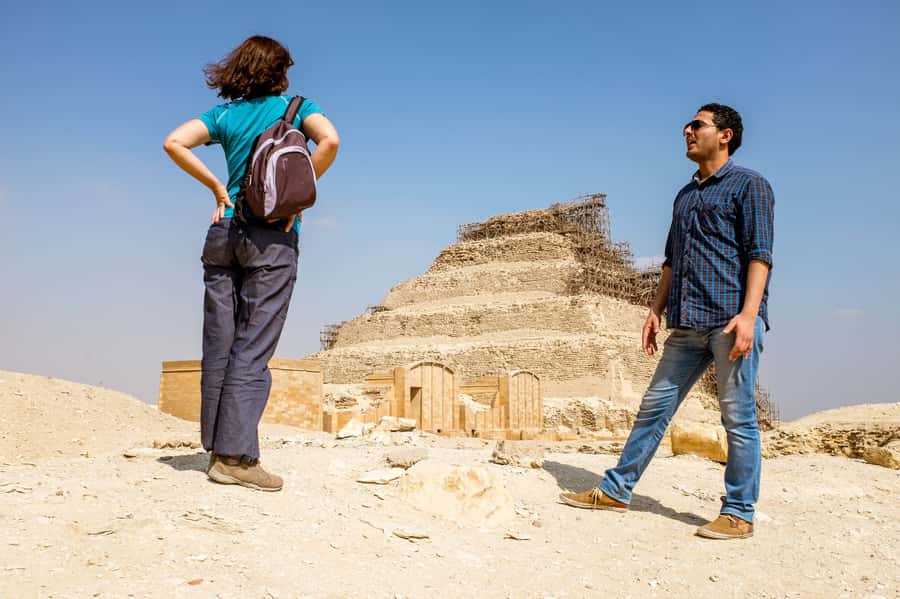 From Cairo/Giza: Pyramids, Memphis, and Sakkara Day Tour - Included trade stops: Papyrus Gallery, oil making, cotton, and carpet time