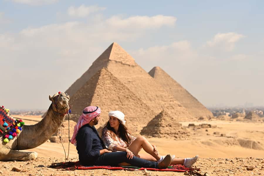 From Cairo: Half-Day Tour to Pyramids of Giza and the Sphinx - The Great Pyramid inside option: worth it, but only if you’re ready