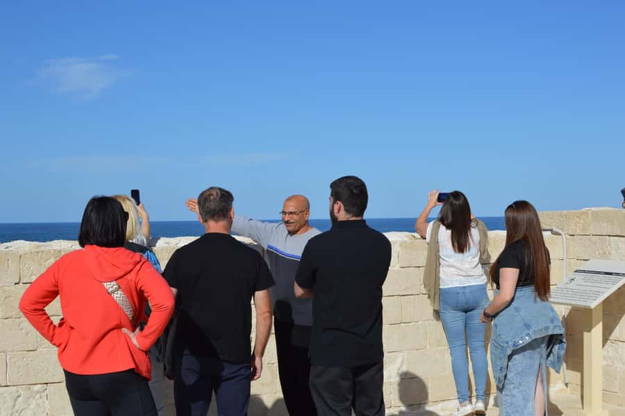 From Cairo: Historical Alexandria Shared Day Tour with Lunch - Lunch in Alexandria: Seafood Meal, Sea-Breeze Setting