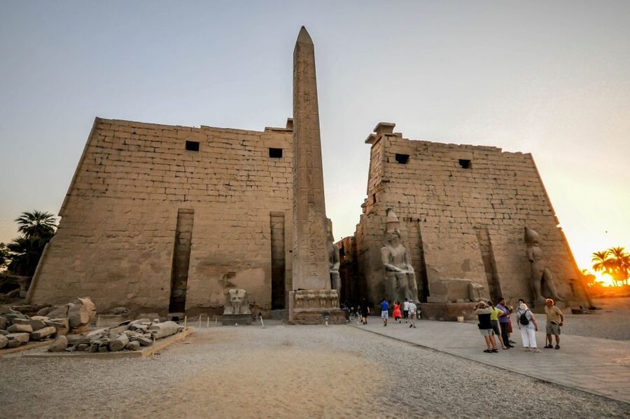 From Cairo: Small-Group Day Trip to Luxor by Plane - Lunch in Luxor: fuel matters for a 15-hour kind of day