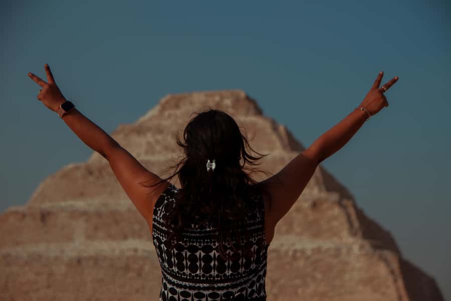 From Hurghada: 2-Day Trip to Cairo by Plane - Day One: Pyramids of Giza, Valley Temple, Sphinx, then Sakkara and Memphis