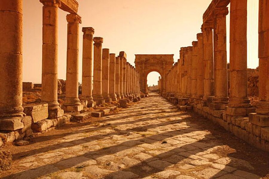 From Hurghada: Abydos, Osireion, and Dendera Day Tour - Dendera Temple Complex: Hathor, the Roman-Egypt Mix, and Cleopatra VII